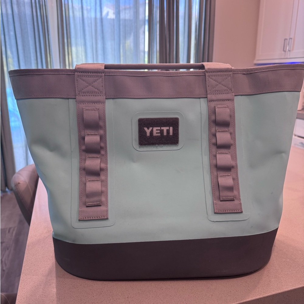 YETI Camino 35 Tote Bag - Aqua and Gray